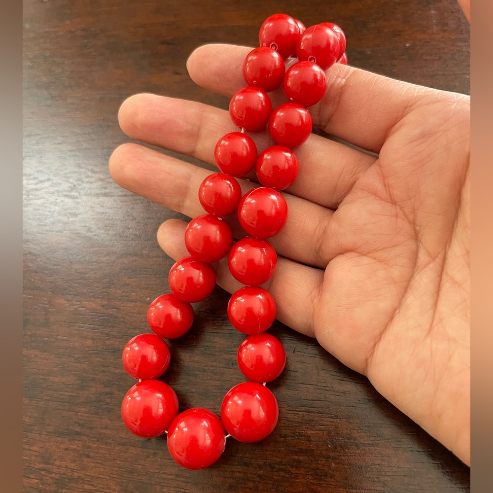 1960s Faux red coral graduated bead necklace